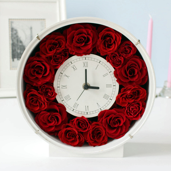 還暦祝いに美しさが際立つALLプリザーブドの花時計